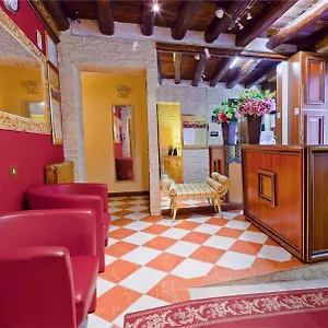 2* Hotel Henry